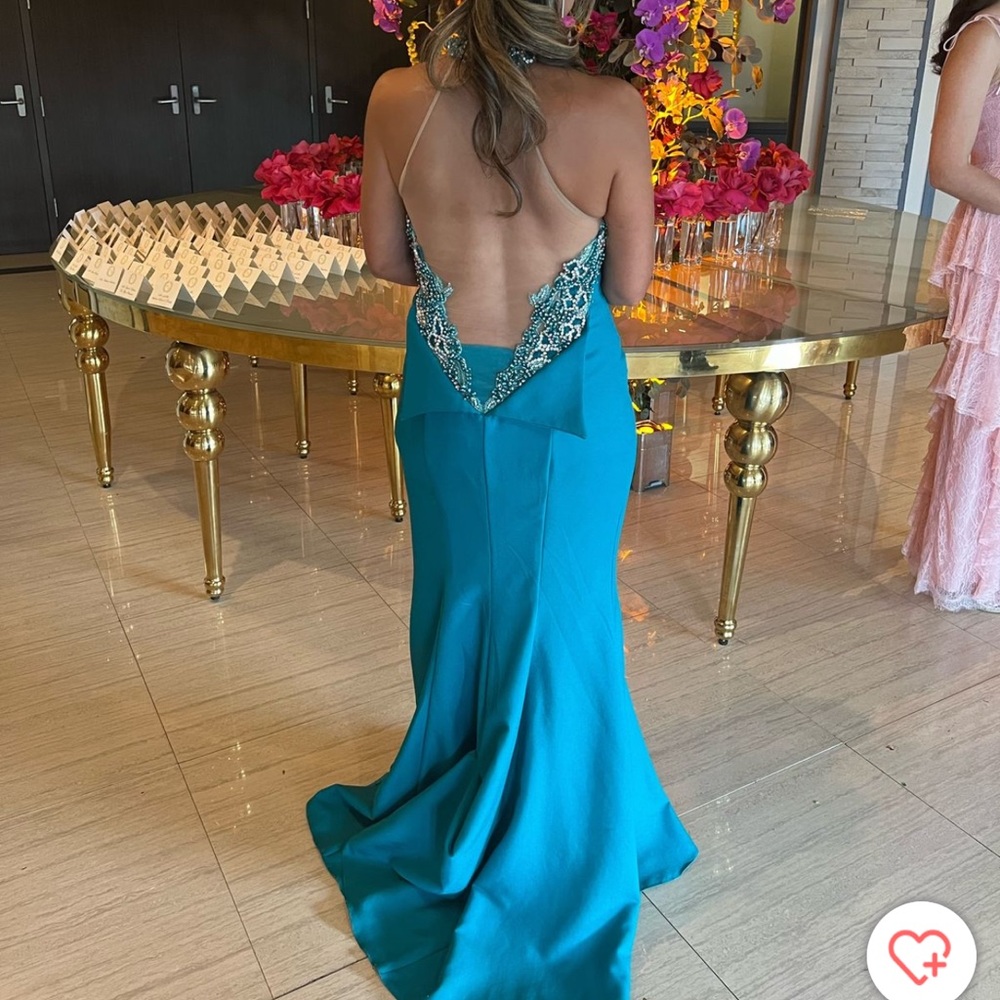 Aqua Tarik Ediz Mermaid sheer neckline - Picture 4 of 11